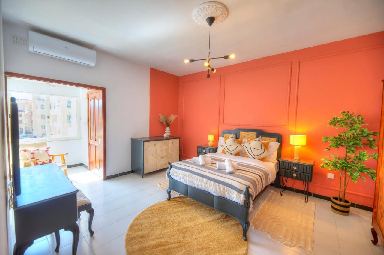 Beautifully Furnished Seafront 4 Bedrooms Goslm-4 Sliema Luaran gambar