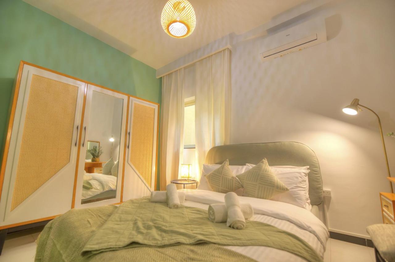 Beautifully Furnished Seafront 4 Bedrooms Goslm-4 Sliema Luaran gambar