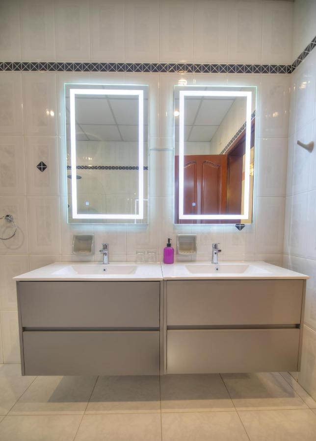 Beautifully Furnished Seafront 4 Bedrooms Goslm-4 Sliema Luaran gambar