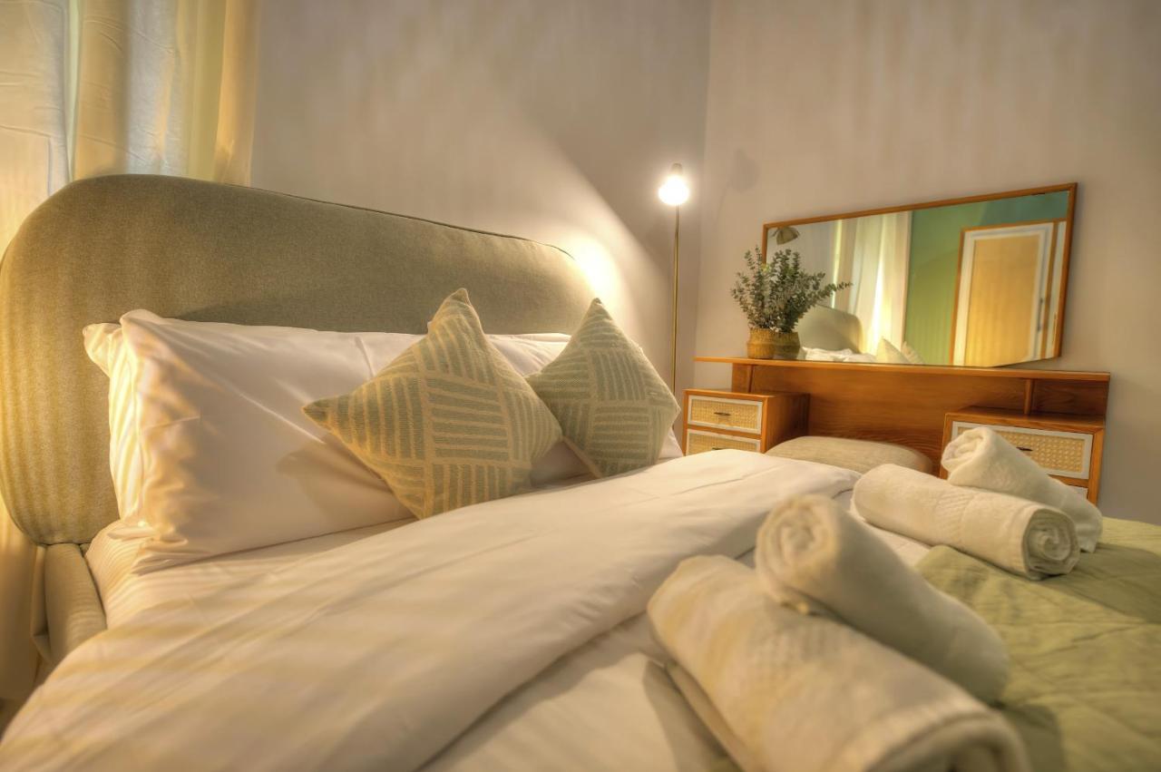 Beautifully Furnished Seafront 4 Bedrooms Goslm-4 Sliema Luaran gambar