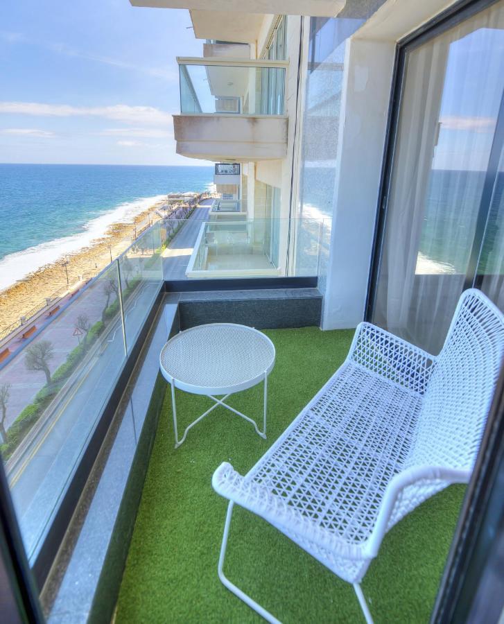 Beautifully Furnished Seafront 4 Bedrooms Goslm-4 Sliema Luaran gambar