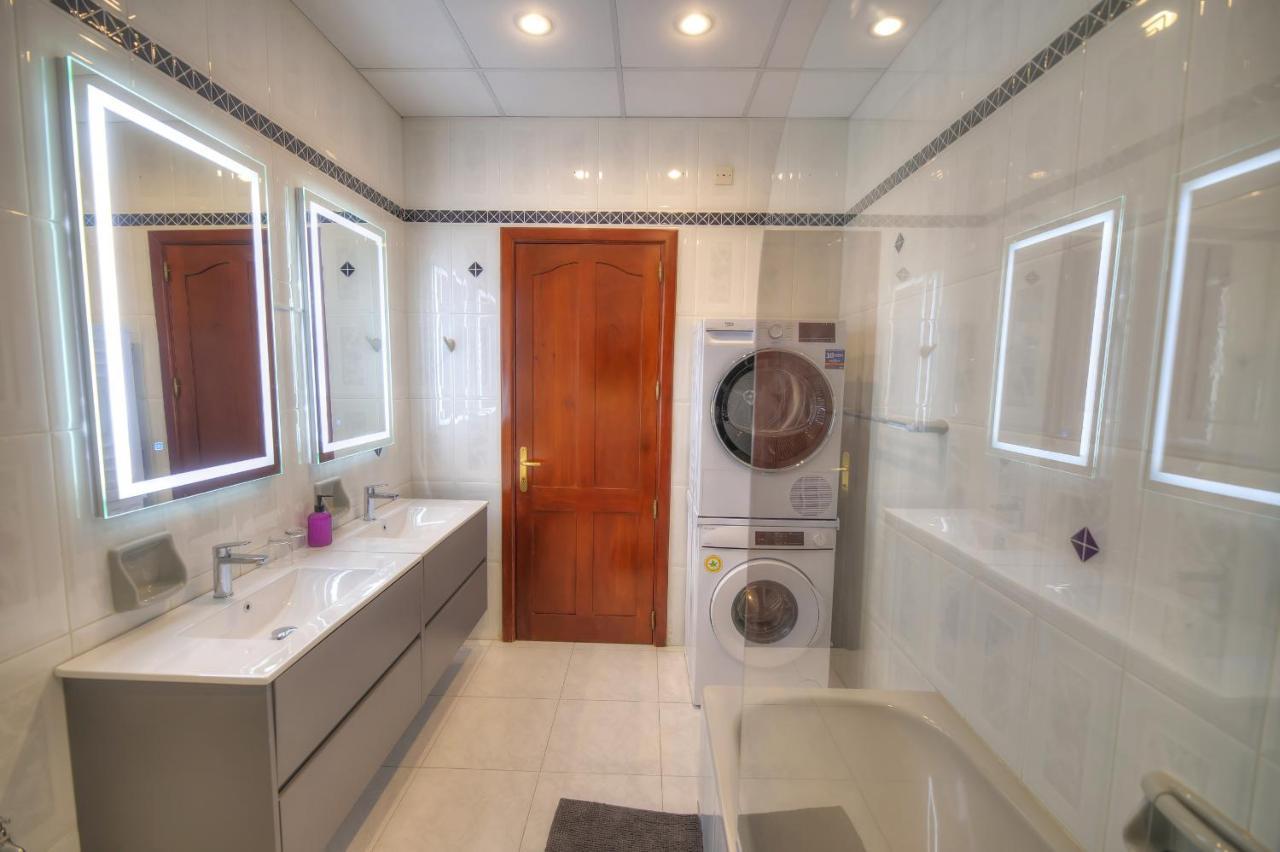 Beautifully Furnished Seafront 4 Bedrooms Goslm-4 Sliema Luaran gambar