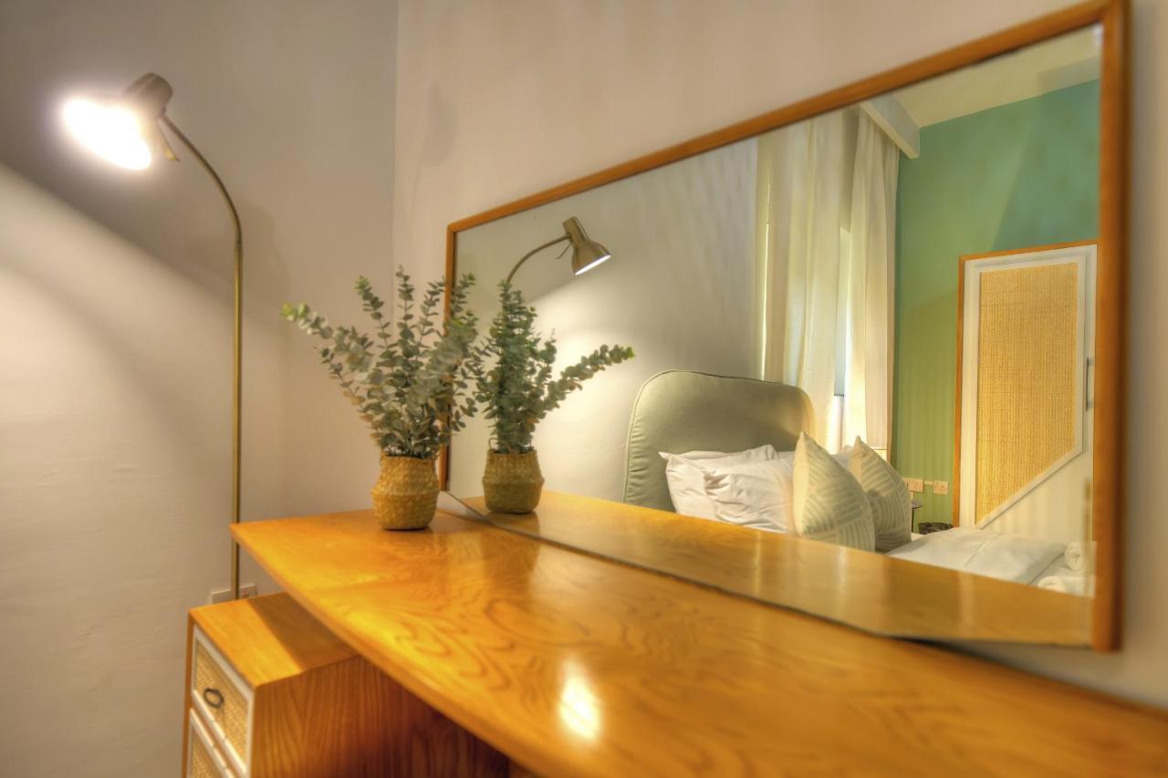 Beautifully Furnished Seafront 4 Bedrooms Goslm-4 Sliema Luaran gambar